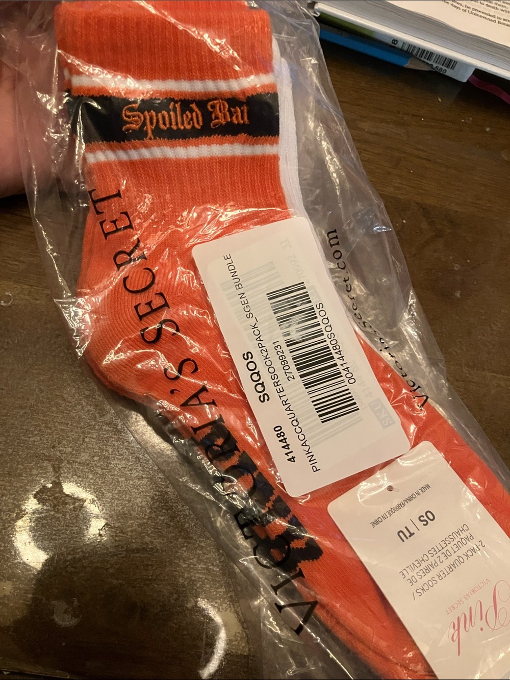 🖤VS PINK 2-pack quarter socks Halloween Spoiled Bat quarter socks both NWT